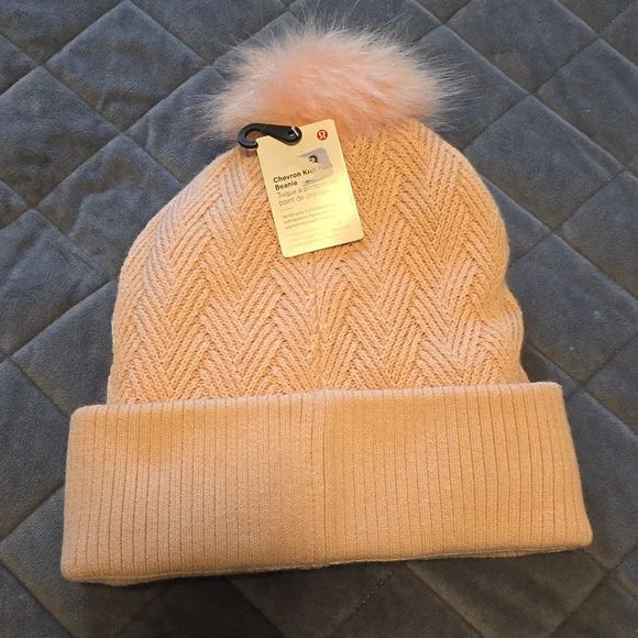 Lululemon Chevron Knit Pom Beanie Pink Mist Light Baby Pink  display picture 2